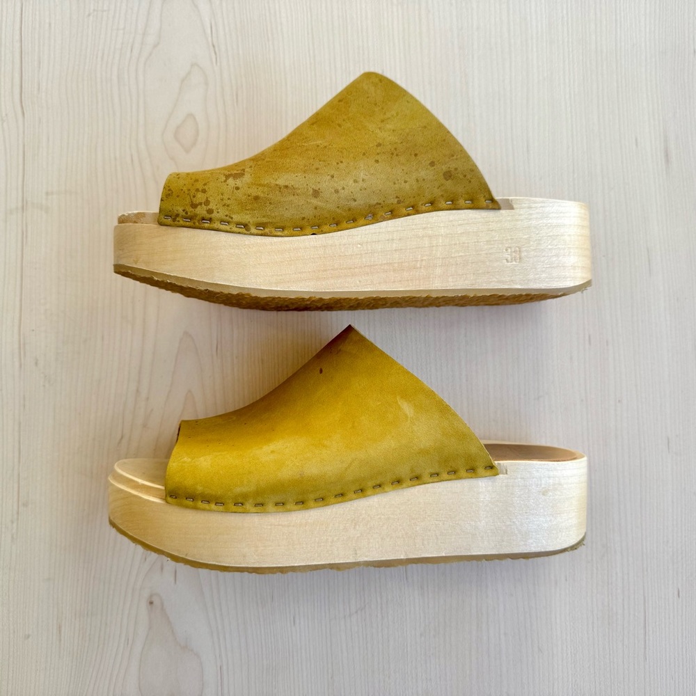 Bryr Mustard Yellow Suede Slide Sandals - Picture 2 of 6